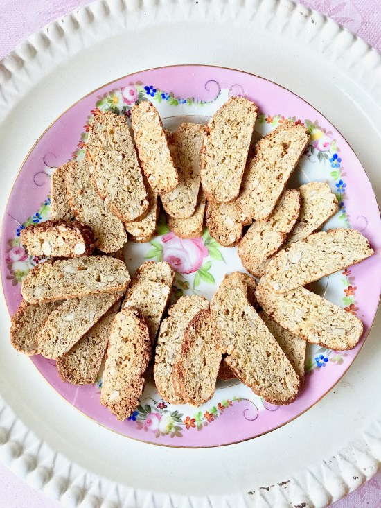 almond-cantuccini
