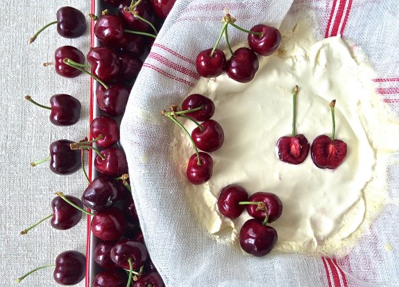 Cherries and mascarpone