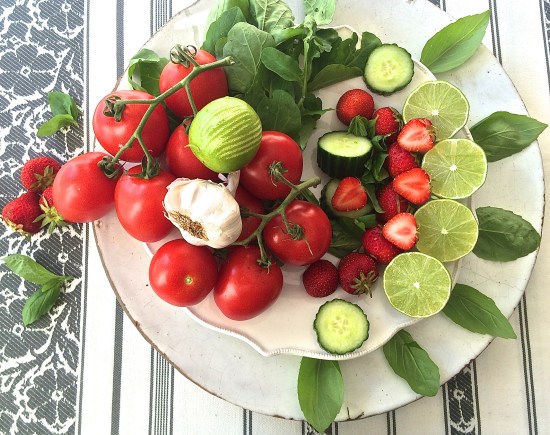 Tomatoes and strawberries with lime